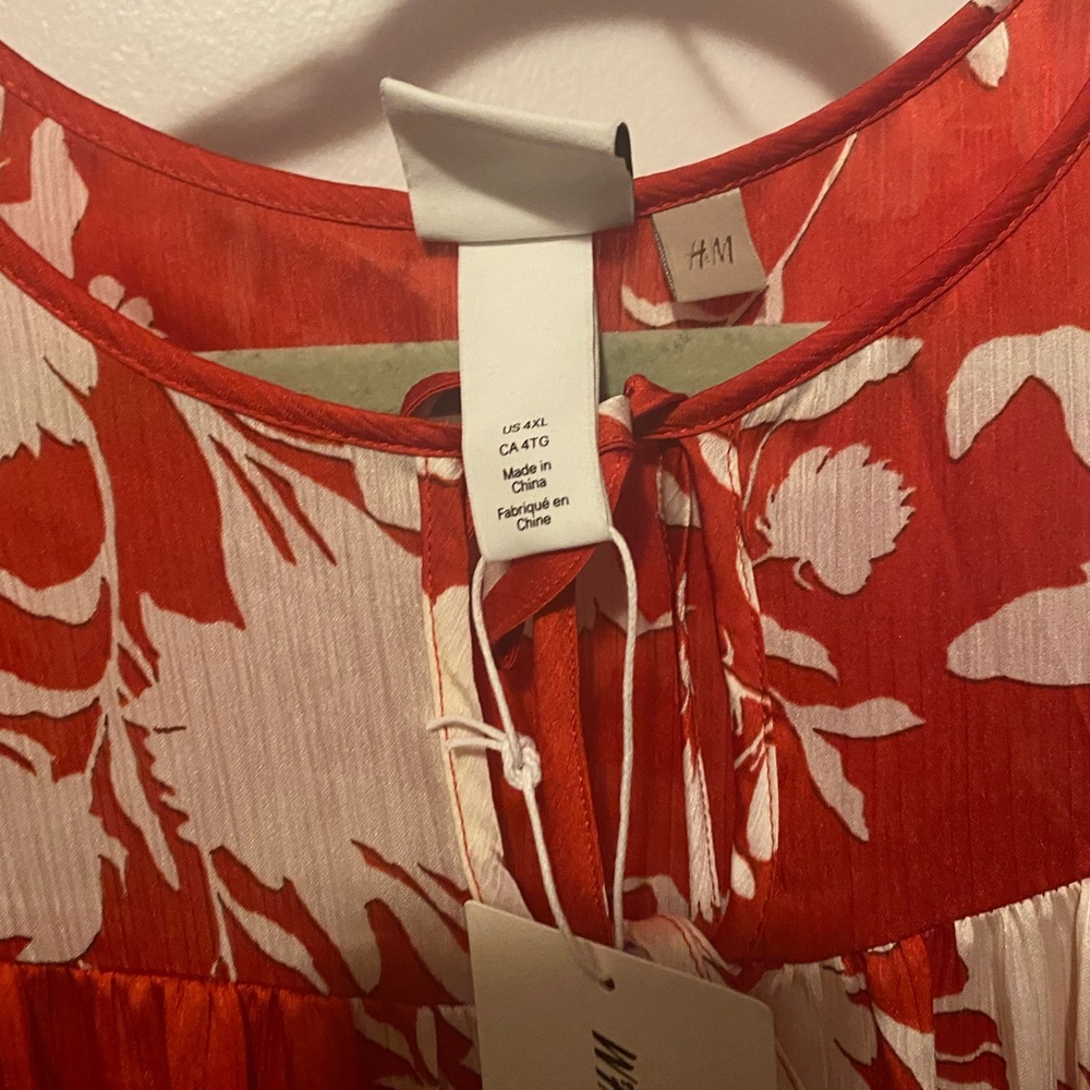 H&M red flowered dress. Size 4x
